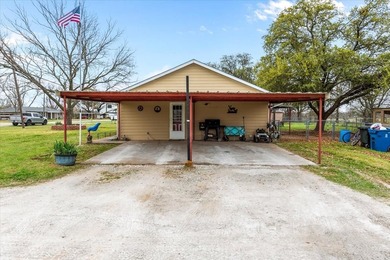 Charming Brick Home Ready for Its Next Owners! This brick home - photo 4