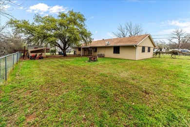 Charming Brick Home Ready for Its Next Owners! This brick home - photo 9