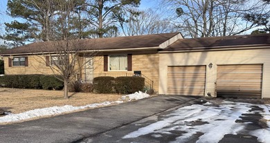 New photos! Welcome to this charming 3-bedroom, 1.5-bath ranch - photo 2