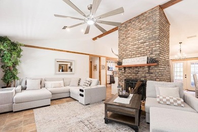 Peaceful country living on 5 beautiful acres in a private - photo 3