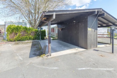 Lake Home For Sale in Grants Pass, Oregon