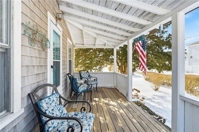 Welcome to 27 Benson Avenue - a charming beach cottage just - photo 2