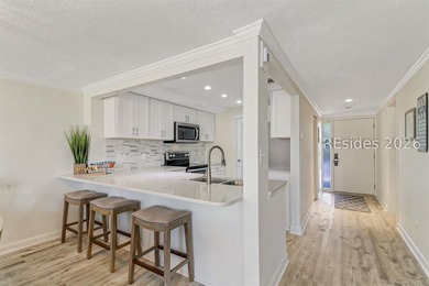 Beachfront townhome in Shorewood Villas offering 3 bedrooms and - photo 4