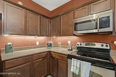 Welcome to Summer Key! This 3-bedroom, 2-bath condo offers 1,145 - photo 4
