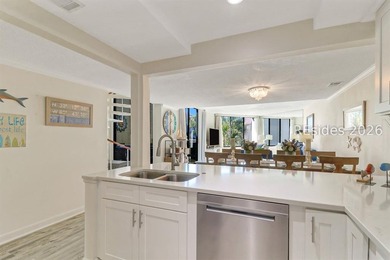 Beachfront townhome in Shorewood Villas offering 3 bedrooms and - photo 5