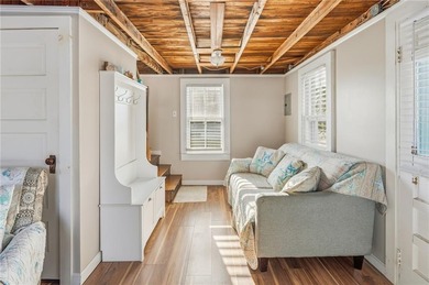 Welcome to 27 Benson Avenue - a charming beach cottage just - photo 7