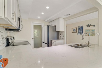 Beachfront townhome in Shorewood Villas offering 3 bedrooms and - photo 8