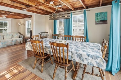 Welcome to 27 Benson Avenue - a charming beach cottage just - photo 10