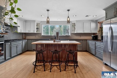 Welcome to your private Olympic Peninsula retreat. Set on 7.87 - photo 13