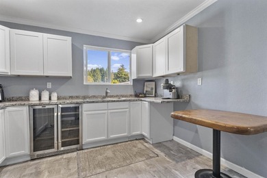 Beautifully Remodeled Home Near Trails and the Coast! Step - photo 14