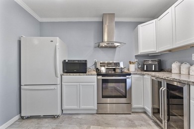 Beautifully Remodeled Home Near Trails and the Coast! Step - photo 15