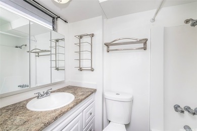 Affordable, move-in ready studio with modern upgrades, ideal for - photo 5