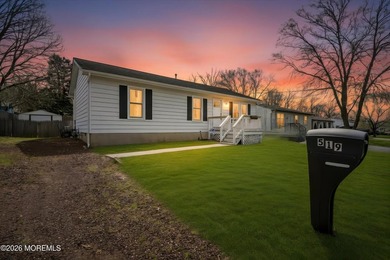 Welcome home to this charming 3-bedroom, move-in ready ranch - photo 17