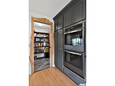 Welcome to your private Olympic Peninsula retreat. Set on 7.87 - photo 18