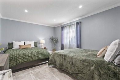 Beautifully Remodeled Home Near Trails and the Coast! Step - photo 23