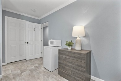 Beautifully Remodeled Home Near Trails and the Coast! Step - photo 25