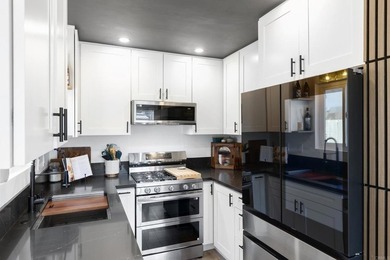 Fully Remodeled Coastal Townhome Just Minutes from the Beach! - photo 7