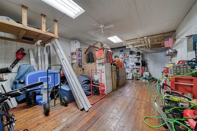 Welcome to this beautifully updated 4-bedroom, 3-bathroom home - photo 31