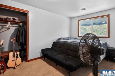 Welcome to your private Olympic Peninsula retreat. Set on 7.87 - photo 31