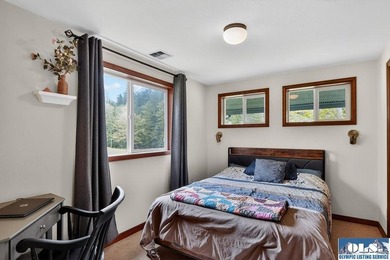 Welcome to your private Olympic Peninsula retreat. Set on 7.87 - photo 33