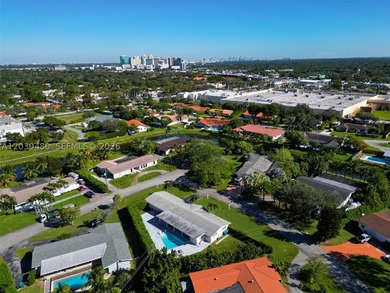 Welcome to this beautifully updated 4-bedroom, 3-bathroom home - photo 34