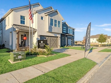 Amazing opportunity to purchase this furnished model home with - photo 3