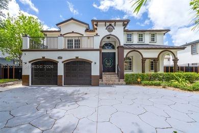 Stunning home in Royal Lakes in Miami Lakes. The home features - photo 1