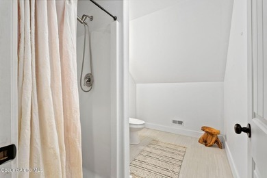 Discover the tranquility of Selle Valley in this exquisitely - photo 30