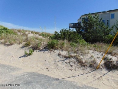 206 E 20th St - photo 1