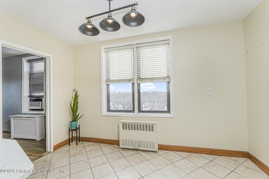 Spacious 3 bedroom, 2 bath, sun filled gorgeous, updated condo - photo 11