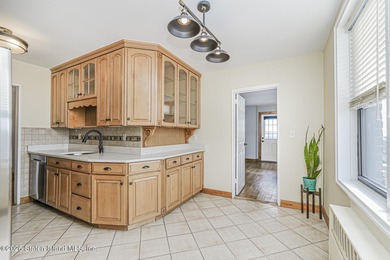 Spacious 3 bedroom, 2 bath, sun filled gorgeous, updated condo - photo 15