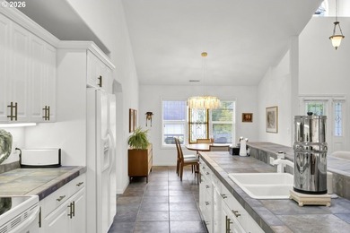 Corner lot in desirable Willow Dunes East with space, style, and - photo 20
