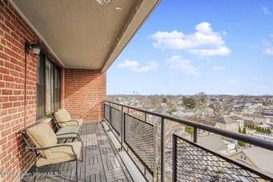Spacious 3 bedroom, 2 bath, sun filled gorgeous, updated condo - photo 20
