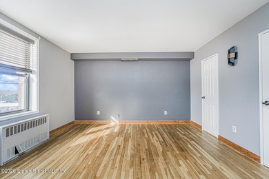 Spacious 3 bedroom, 2 bath, sun filled gorgeous, updated condo - photo 24