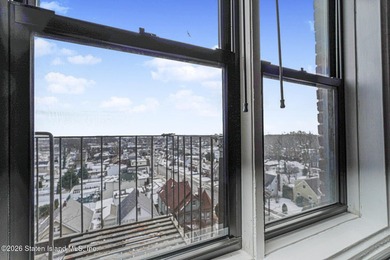 Spacious 3 bedroom, 2 bath, sun filled gorgeous, updated condo - photo 25
