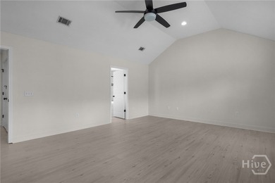 Welcome to 180 Kerry Drive, where space, privacy and modern - photo 32