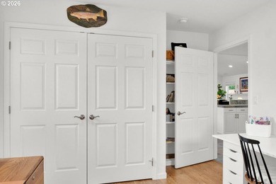 Corner lot in desirable Willow Dunes East with space, style, and - photo 32