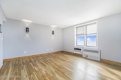 Spacious 3 bedroom, 2 bath, sun filled gorgeous, updated condo - photo 32