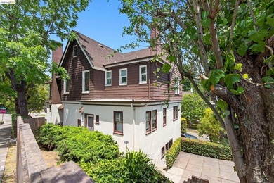 Welcome to this beautiful neighborhood, renowned for its - photo 36
