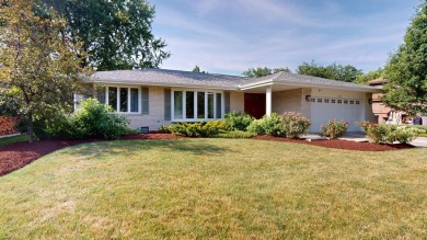 Lake Home Sale Pending in Downers Grove, Illinois