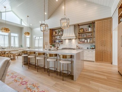 Welcome to 120 Lower Green Way, the epitome of luxury lakefront - photo 6
