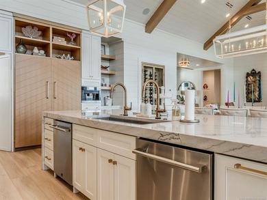 Welcome to 120 Lower Green Way, the epitome of luxury lakefront - photo 9