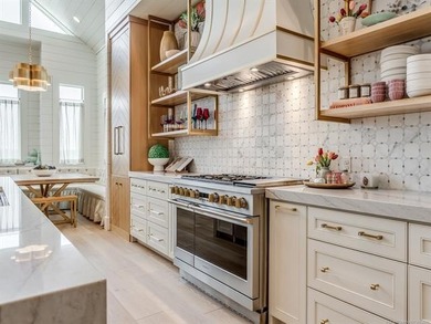 Welcome to 120 Lower Green Way, the epitome of luxury lakefront - photo 10