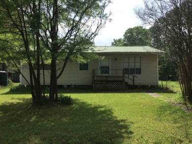 Great starter home or lake area cabin located only minutes to - Lake Home Sale Pending in Zavalla, Texas