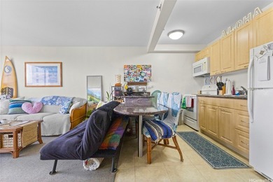 Come take a look at this amazing Waikiki Sunset Unit! It has 1 - photo 5