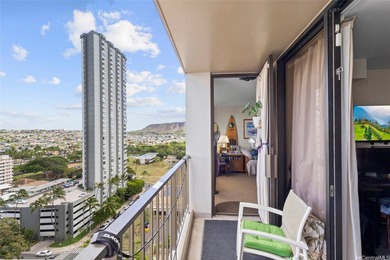 Come take a look at this amazing Waikiki Sunset Unit! It has 1 - photo 10