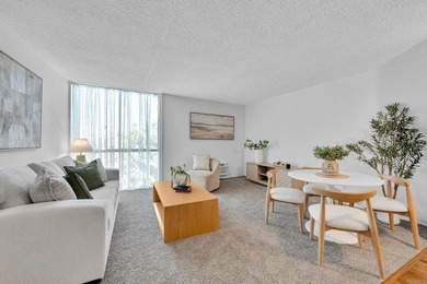 Call listing agent Tracy Guerrero for your private - photo 5