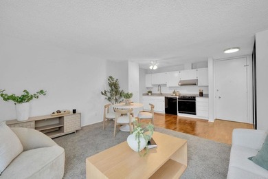 Call listing agent Tracy Guerrero for your private - photo 6