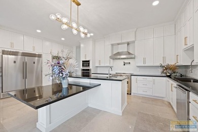 Incredible HOME with lake views on a golf course.Very desirable - photo 6