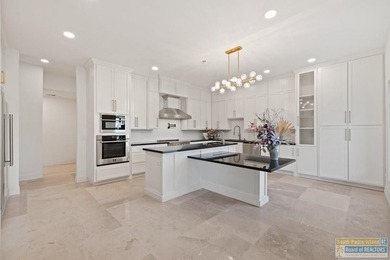 Incredible HOME with lake views on a golf course.Very desirable - photo 10